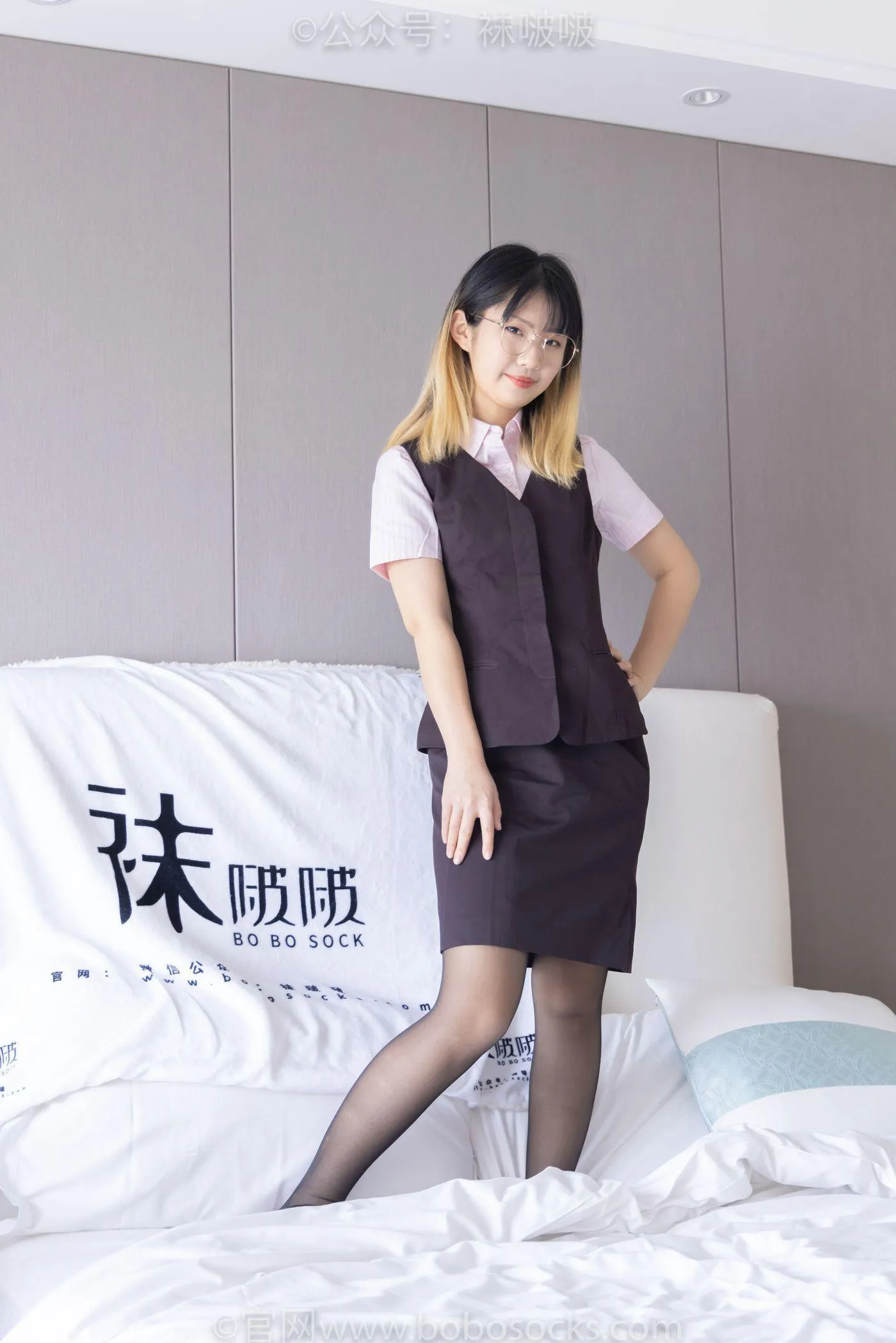 [BoBoSocks袜啵啵]NO.065 砂糖-招行制服、高跟鞋、黑丝 [140P]插图9